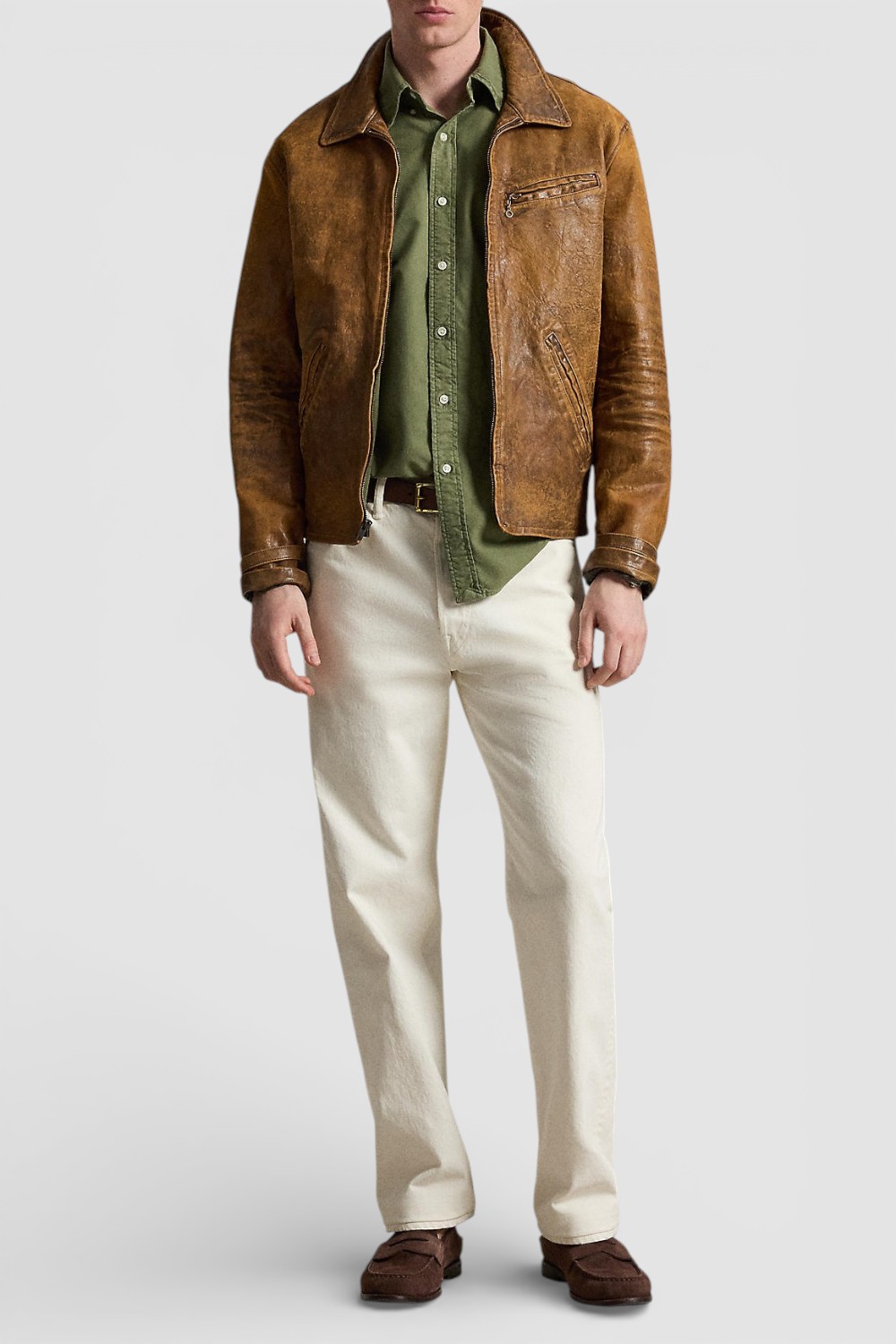 תמונת כל הלוק של חולצה מכופתרת